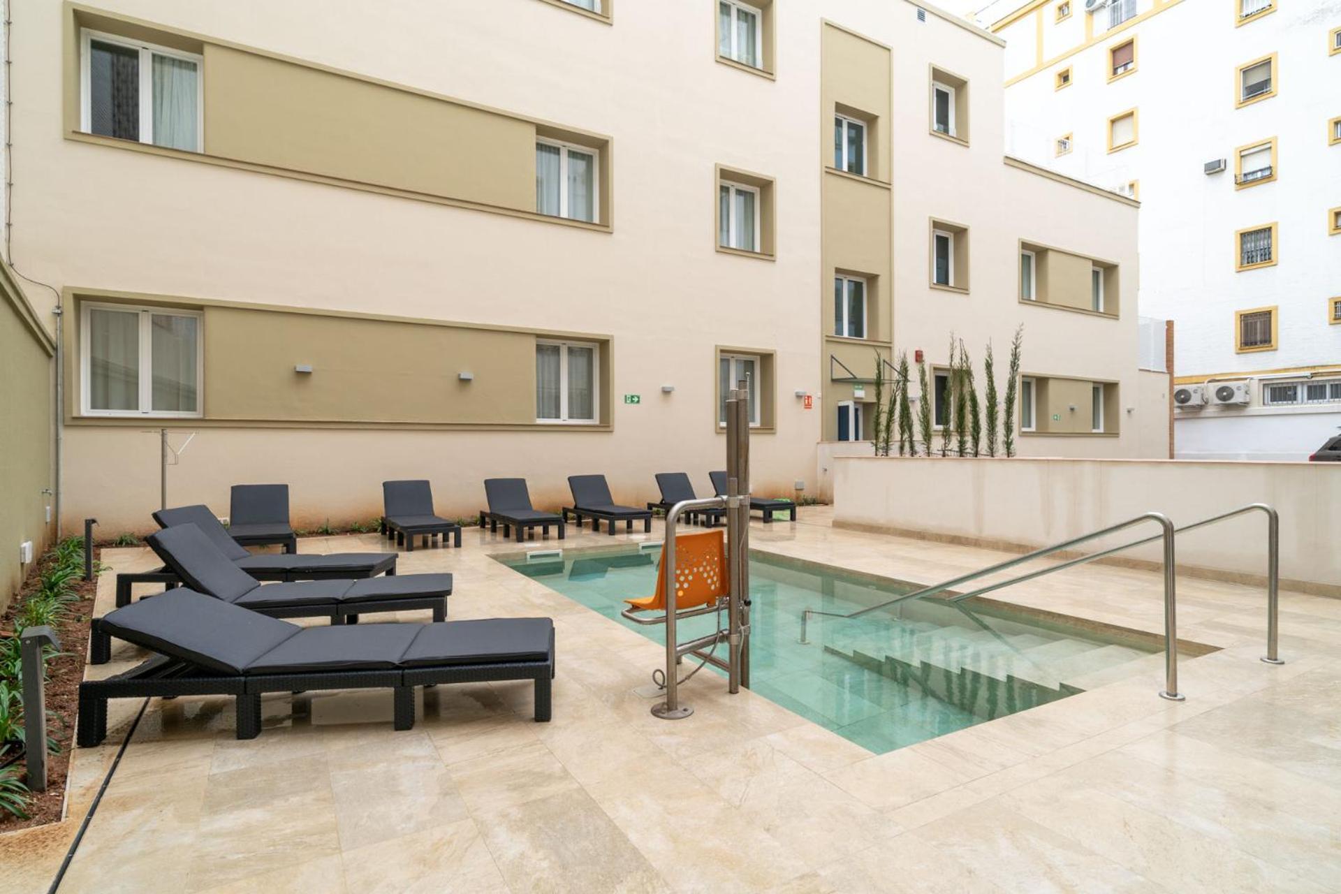Limehome Sevilla Ronda De Capuchinos Zewnętrze zdjęcie